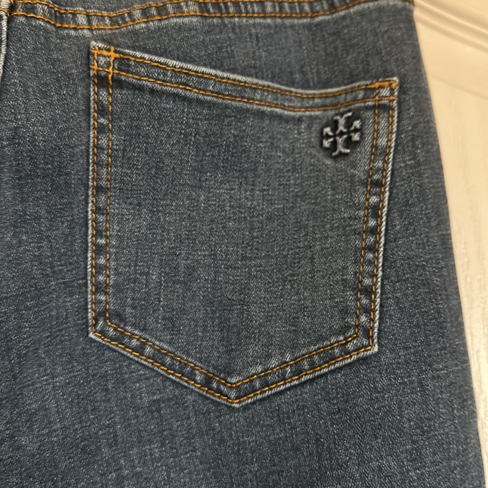 NEVER WORN Tory Burch Jeans w/ Shell Detail - Picture 3 of 4